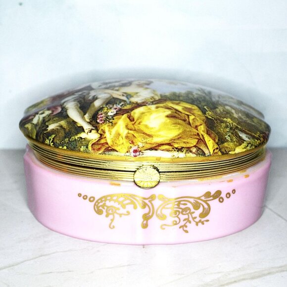 Collectible Porcelain Trinket Box with Painted Scene Vanity And  Dresser Decor - Picture 1 of 7